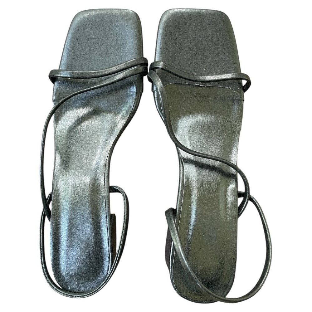 Astuccio Sleek Black Sandals with Comfort and Style
T23